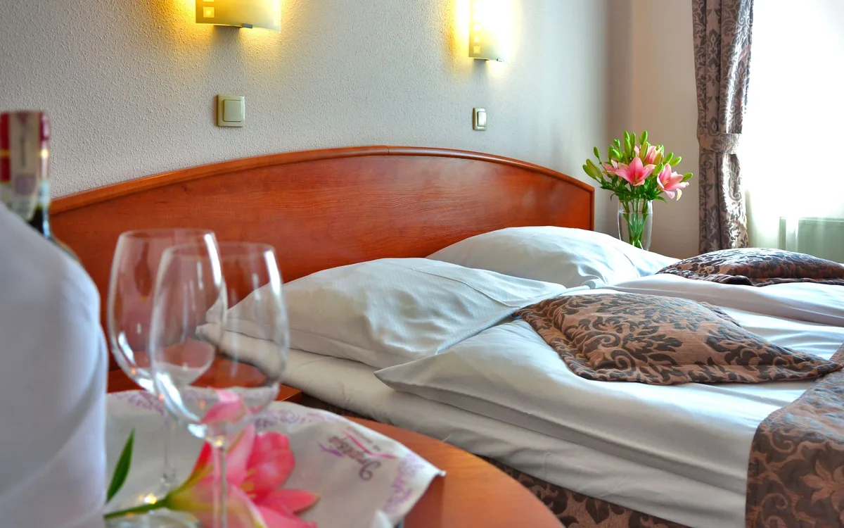 Ile kosztuje nocleg i od czego zależy cena?
