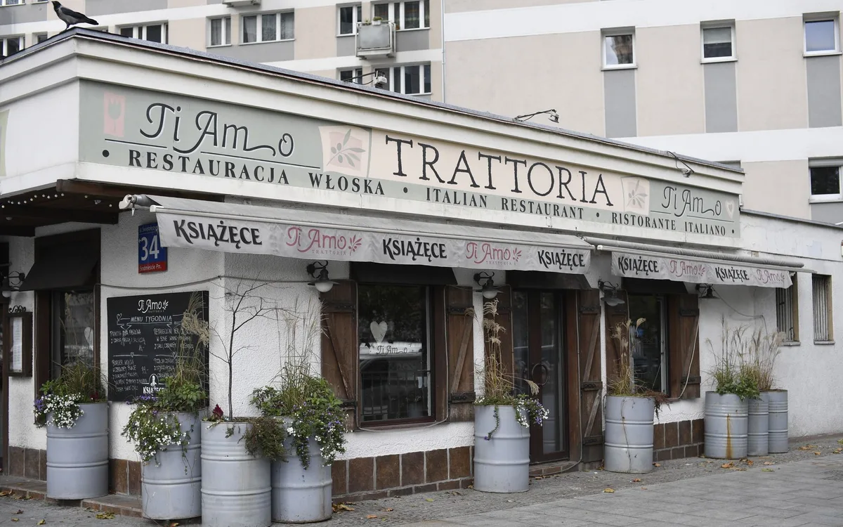 Jak dojechać do restauracji w centrum komunikacją miejską?