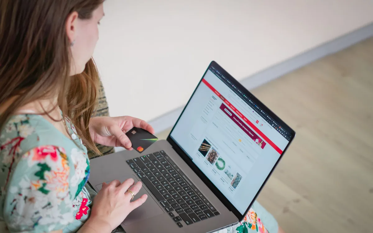 Zakup online i sposób na krótsze kolejki